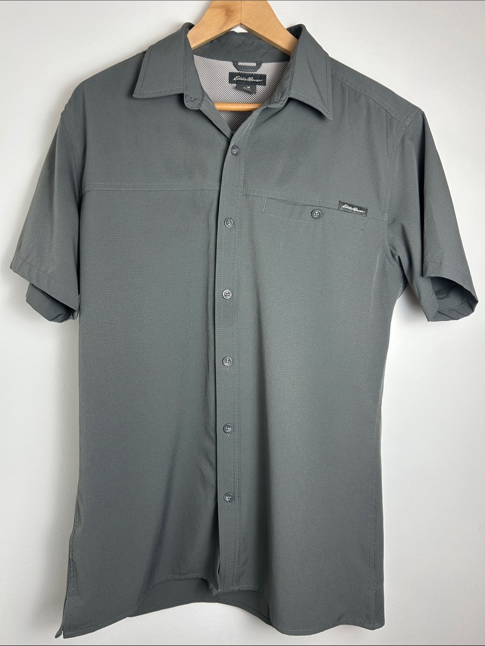 Eddie Bauer Hiking Fishing Travel Shirt Short Sleeve Vented Gray Mens Medium